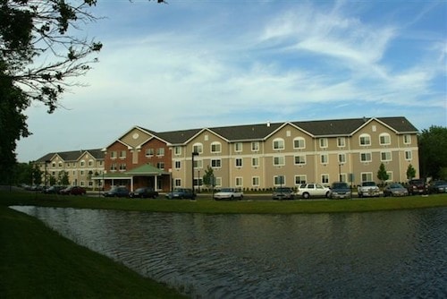 Exterior of Stafford by the Bay