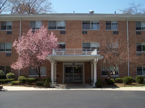 exterior image of The Woodlands at Ramsey