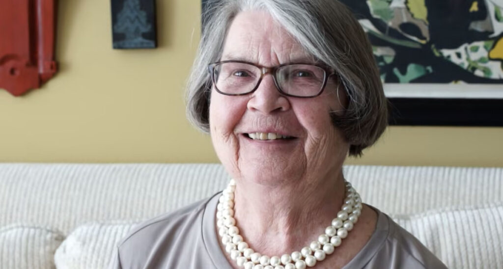 Senior woman in pearl necklace