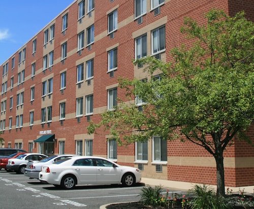 exterior image of Portland Pointe