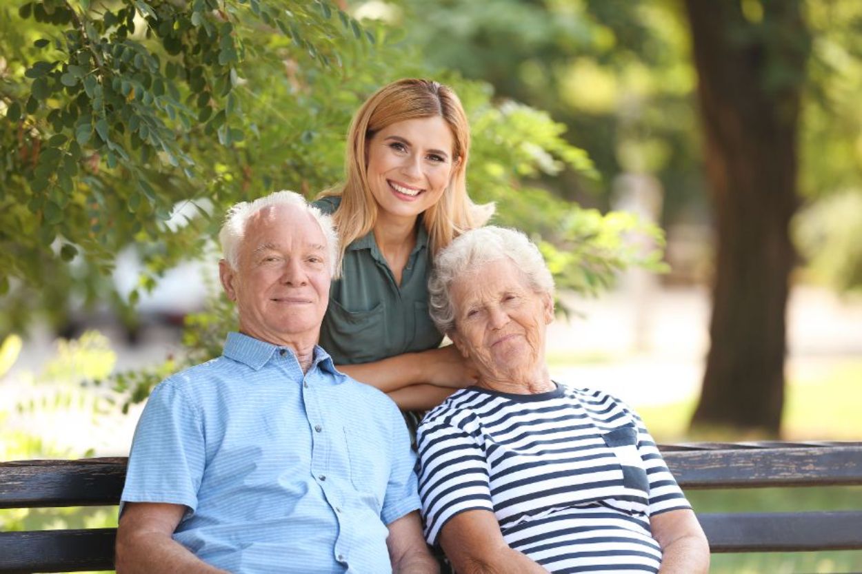 What Are the Benefits of Living in a Senior Community?